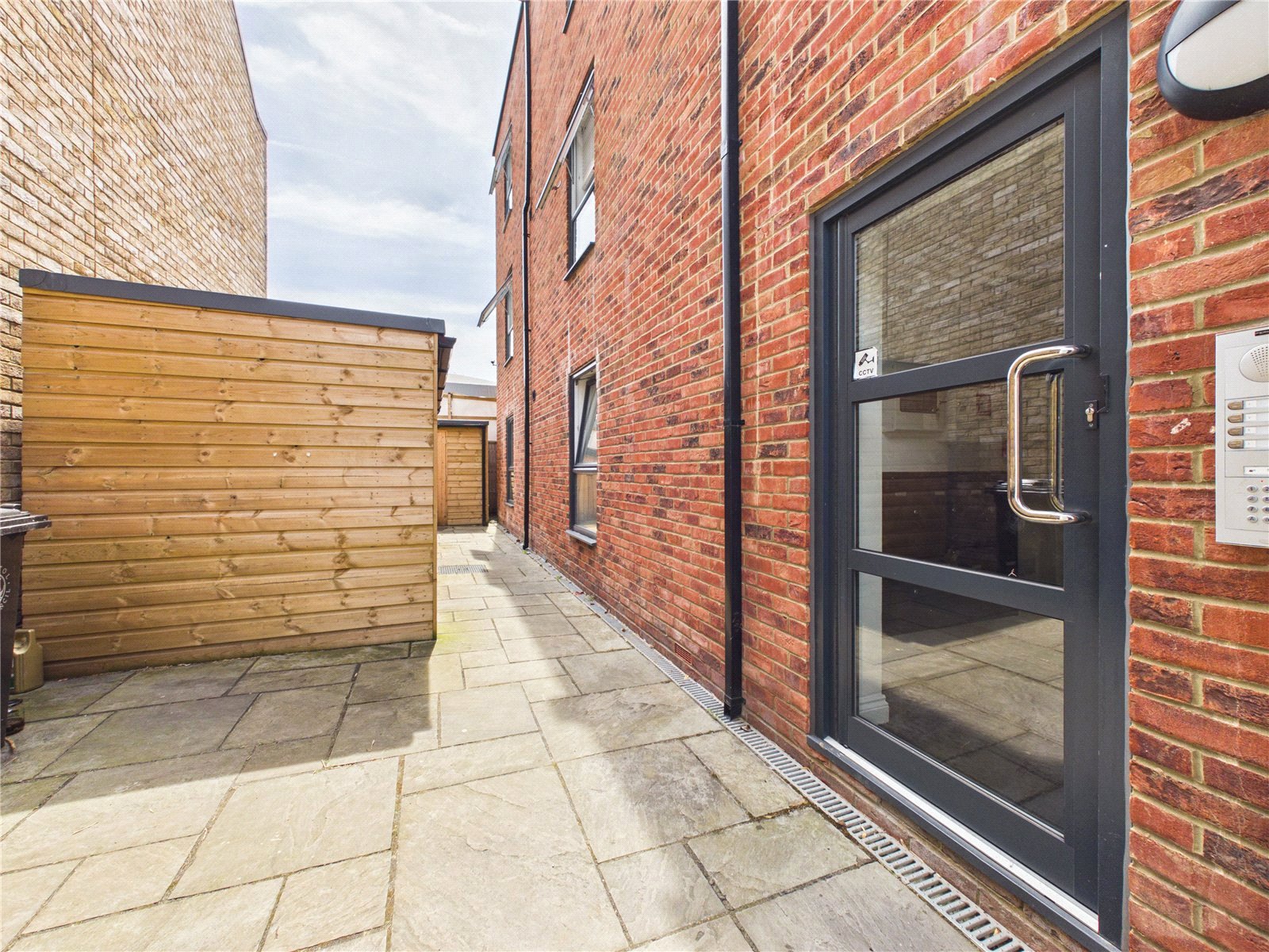 2 bedroom Flat to let in Easton, Bristol