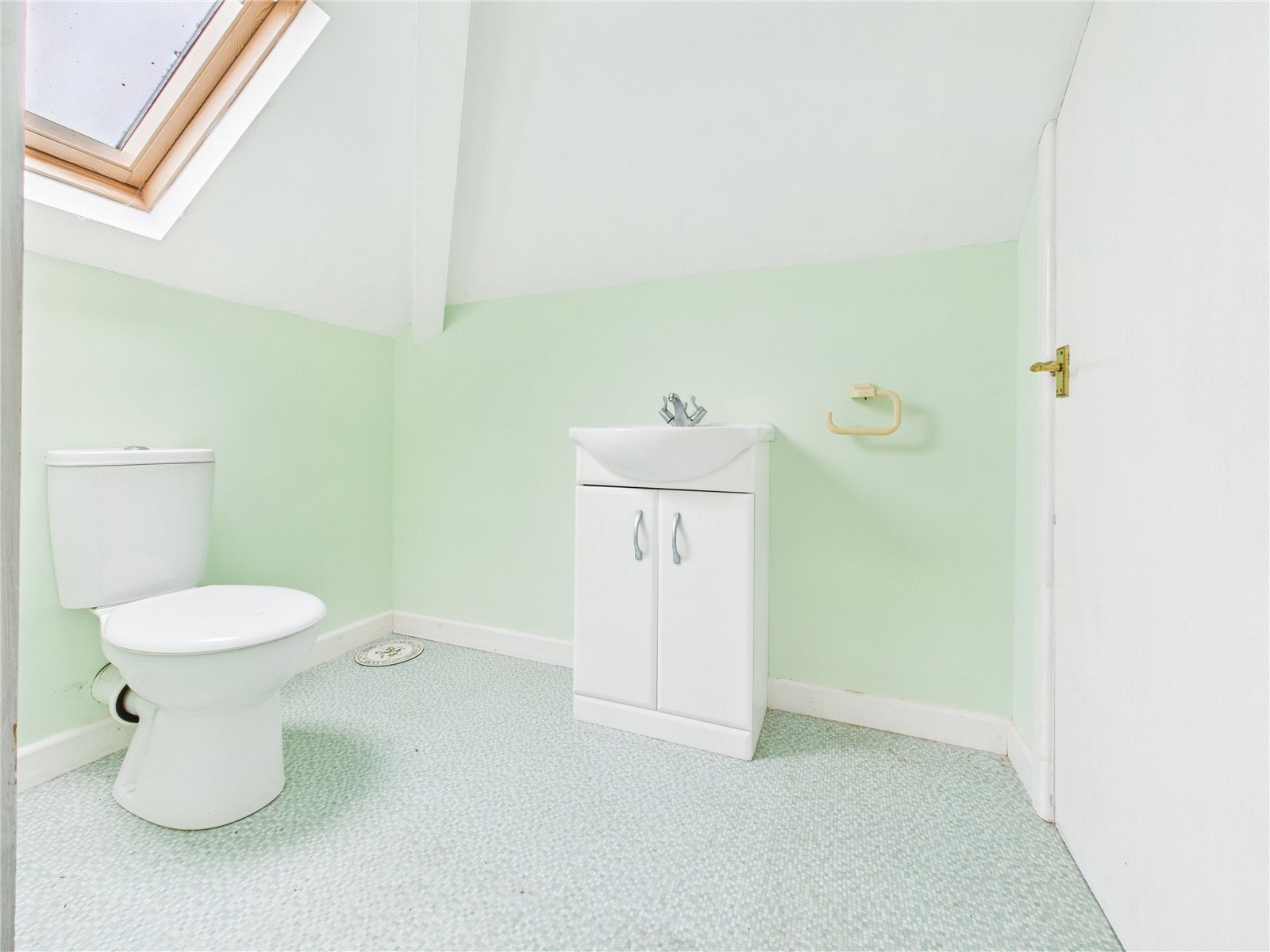 2 bedroom Bungalow for sale in Keynsham, Bristol