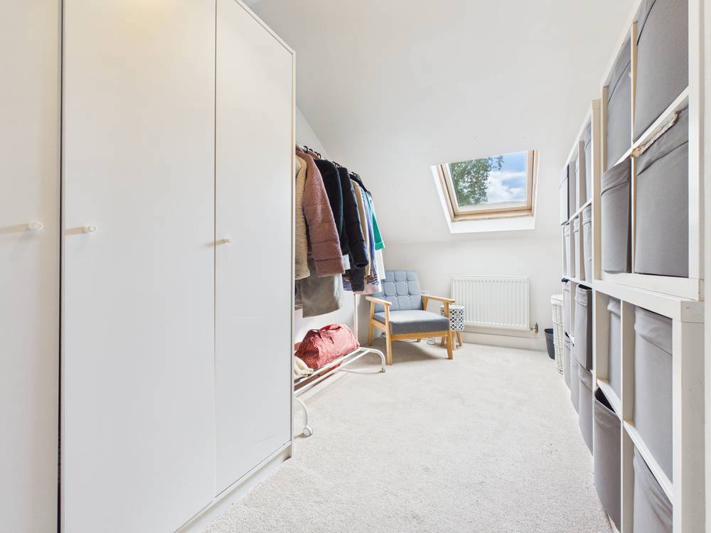 2 bedroom Flat for sale in Clarence Road, Kingswood