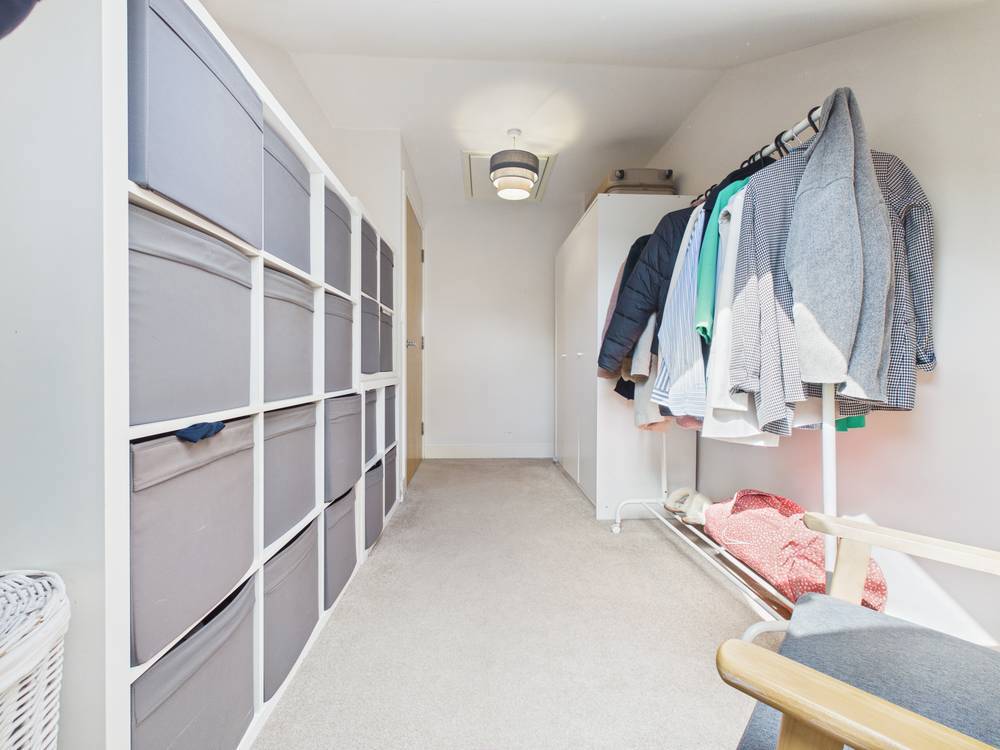 2 bedroom Flat for sale in Clarence Road, Kingswood