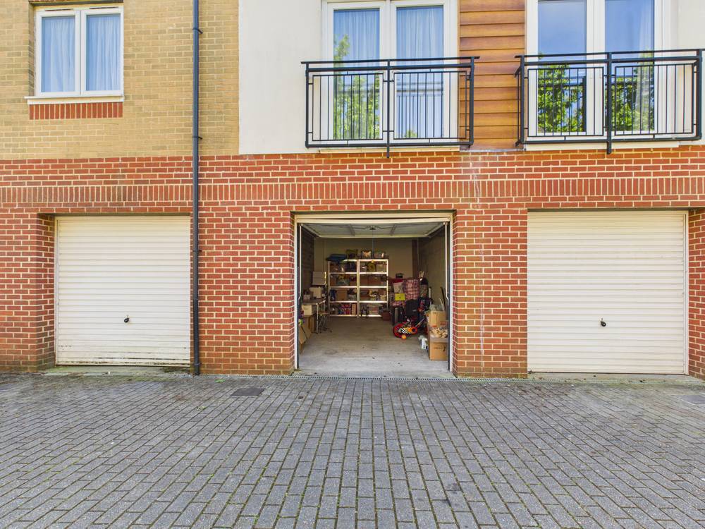 2 bedroom Flat for sale in Kingswood, Bristol