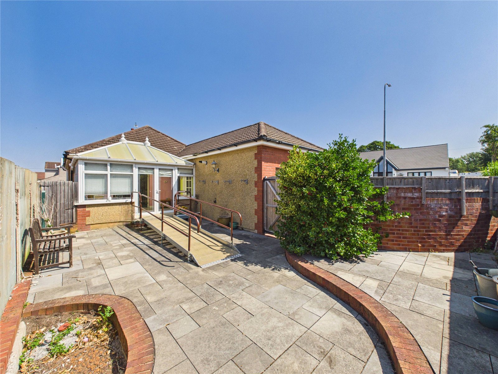 2 bedroom Bungalow for sale in Hanham, Bristol