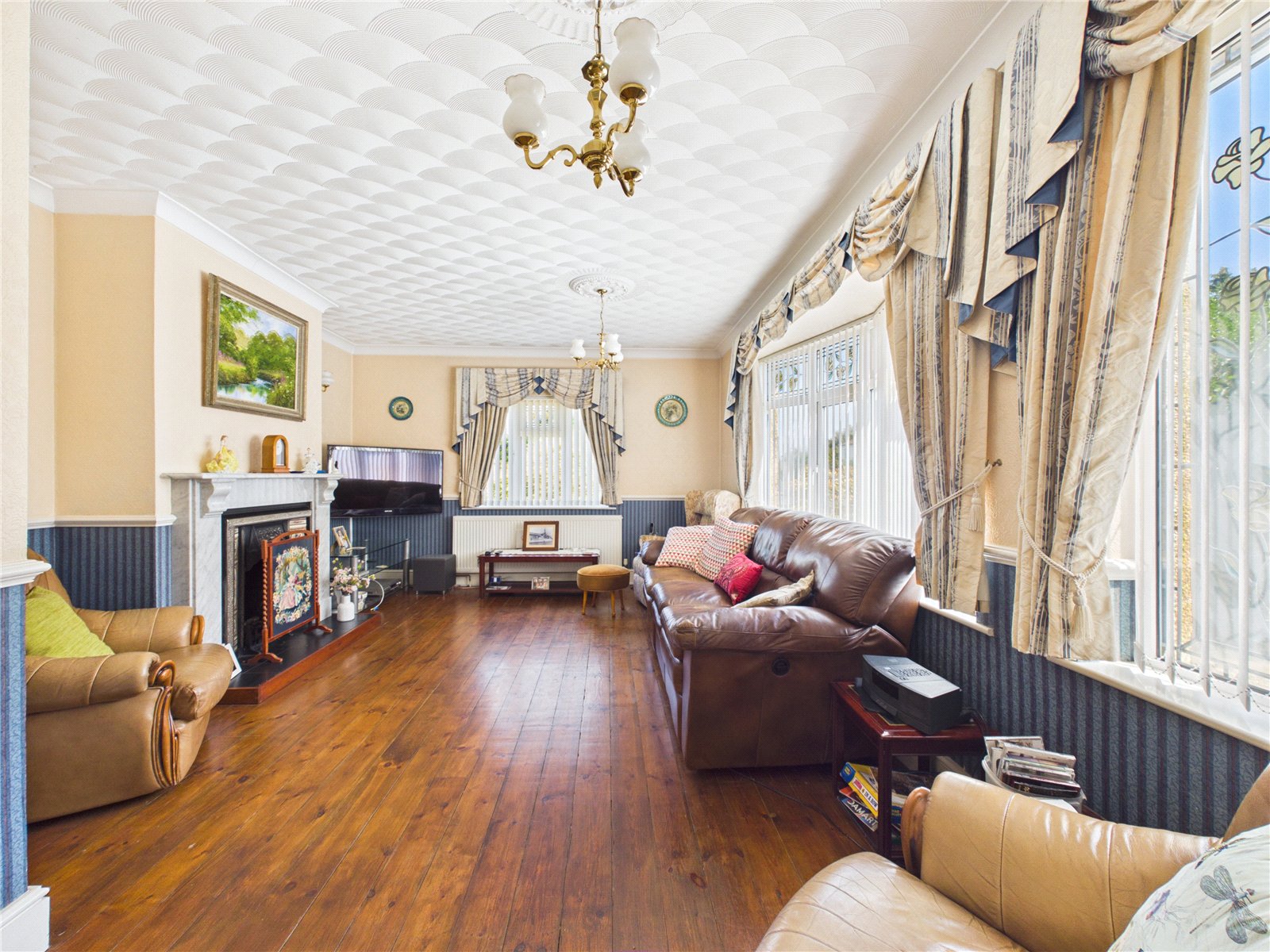2 bedroom Bungalow for sale in Hanham, Bristol