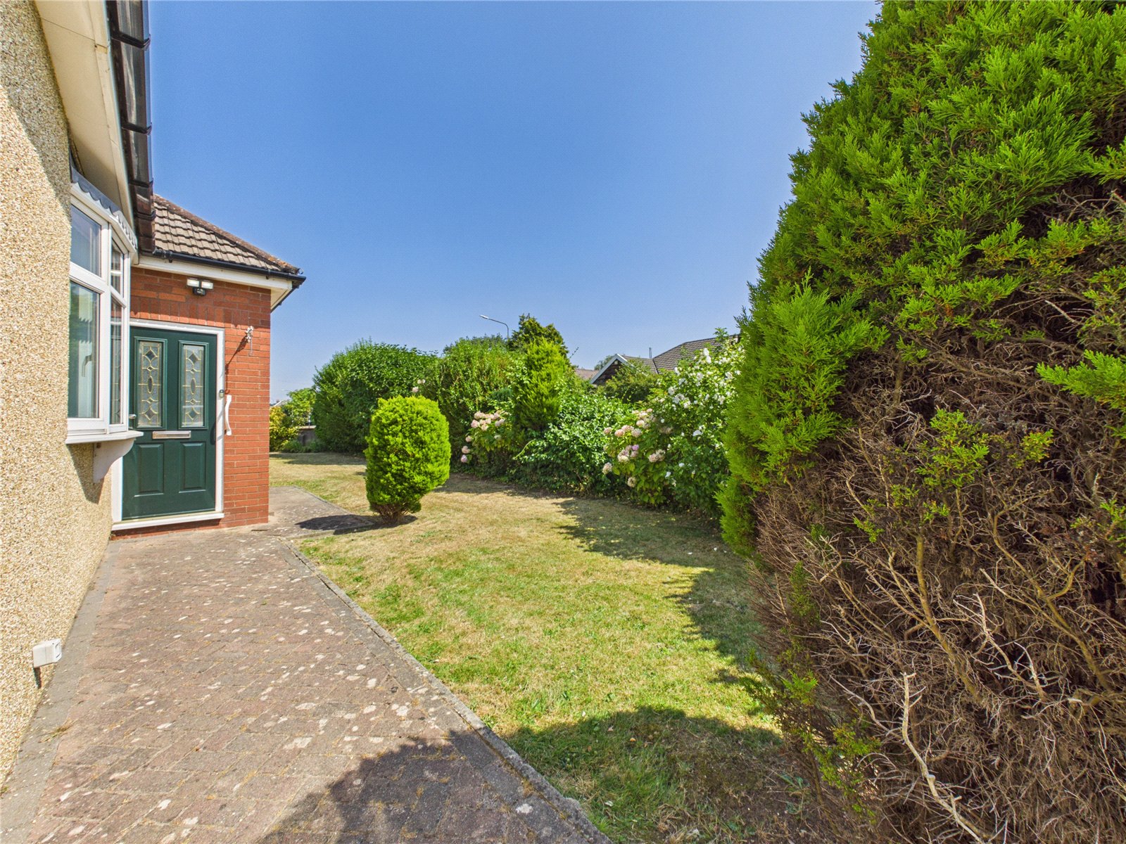 2 bedroom Bungalow for sale in Hanham, Bristol