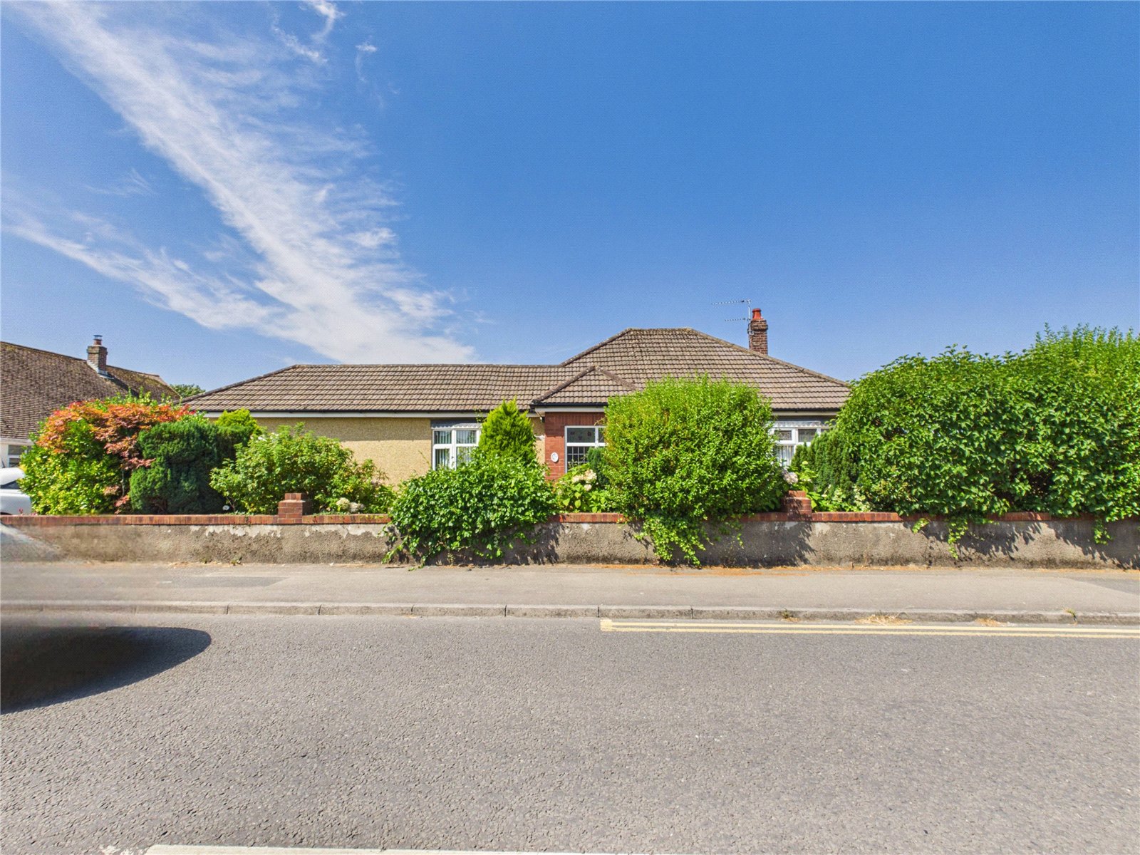 2 bedroom Bungalow for sale in Hanham, Bristol