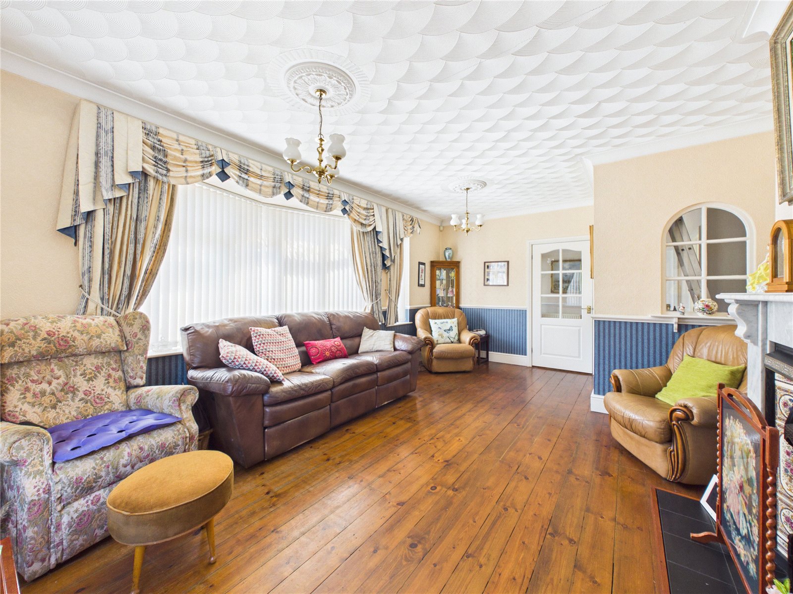 2 bedroom Bungalow for sale in Hanham, Bristol