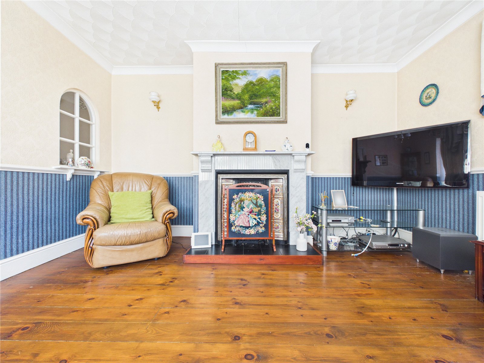 2 bedroom Bungalow for sale in Hanham, Bristol