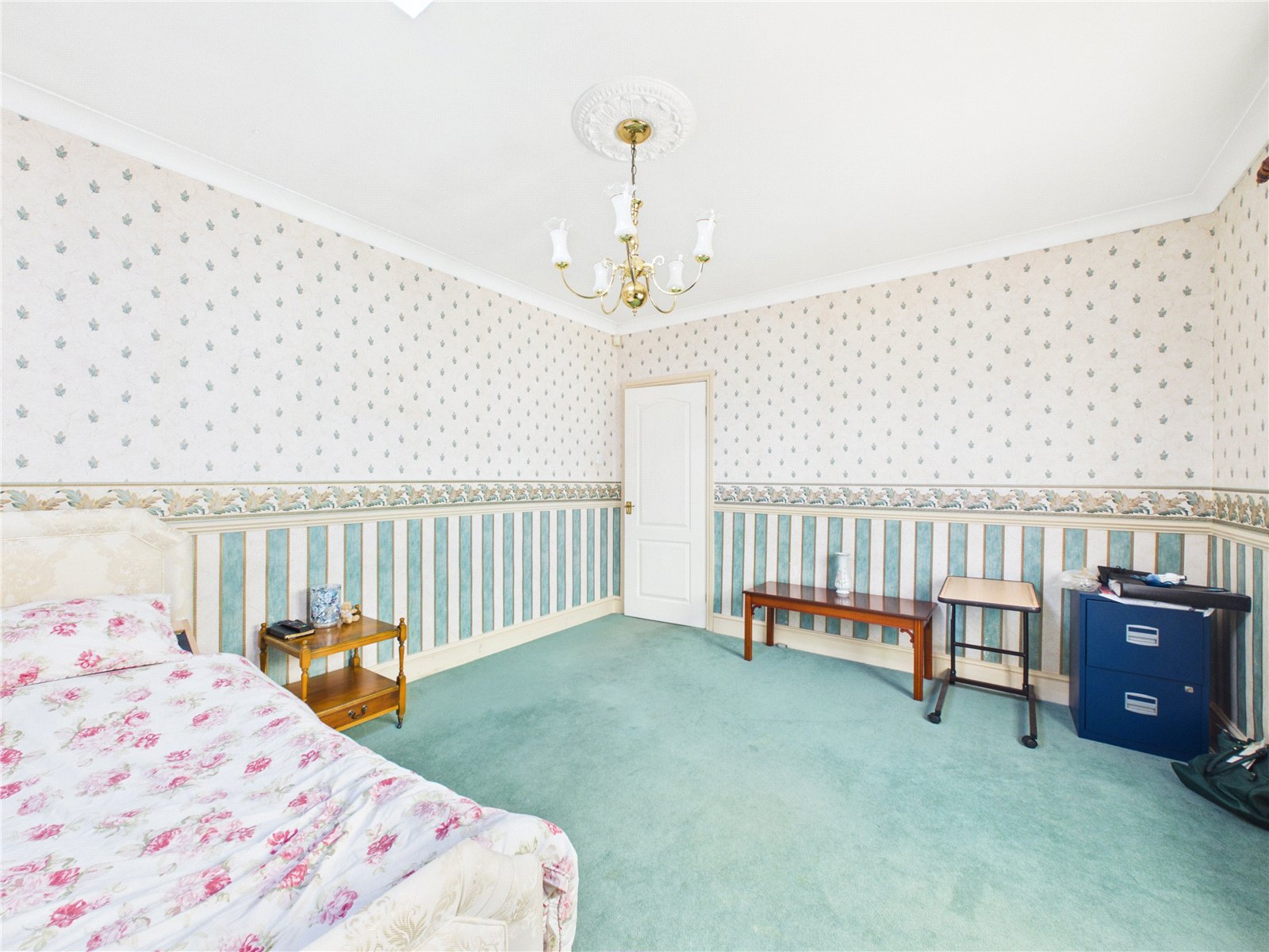 2 bedroom Bungalow for sale in Hanham, Bristol