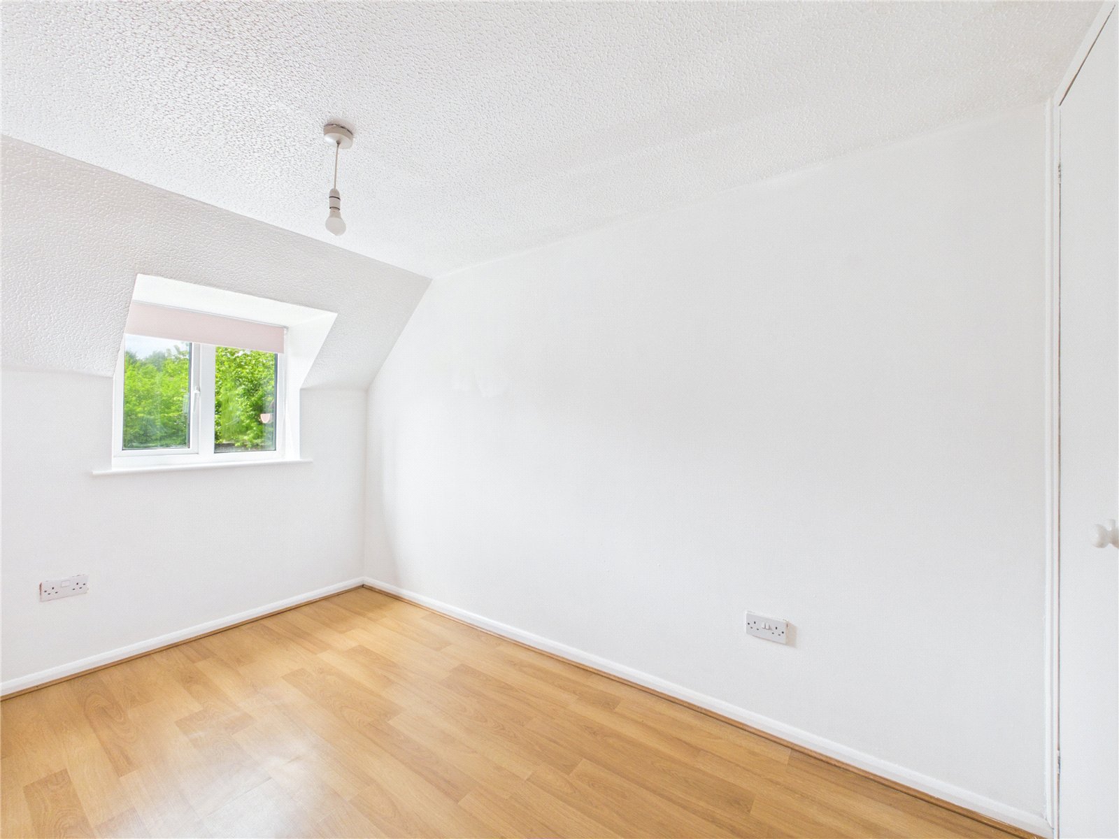 2 bedroom House for sale in Warmley, Bristol
