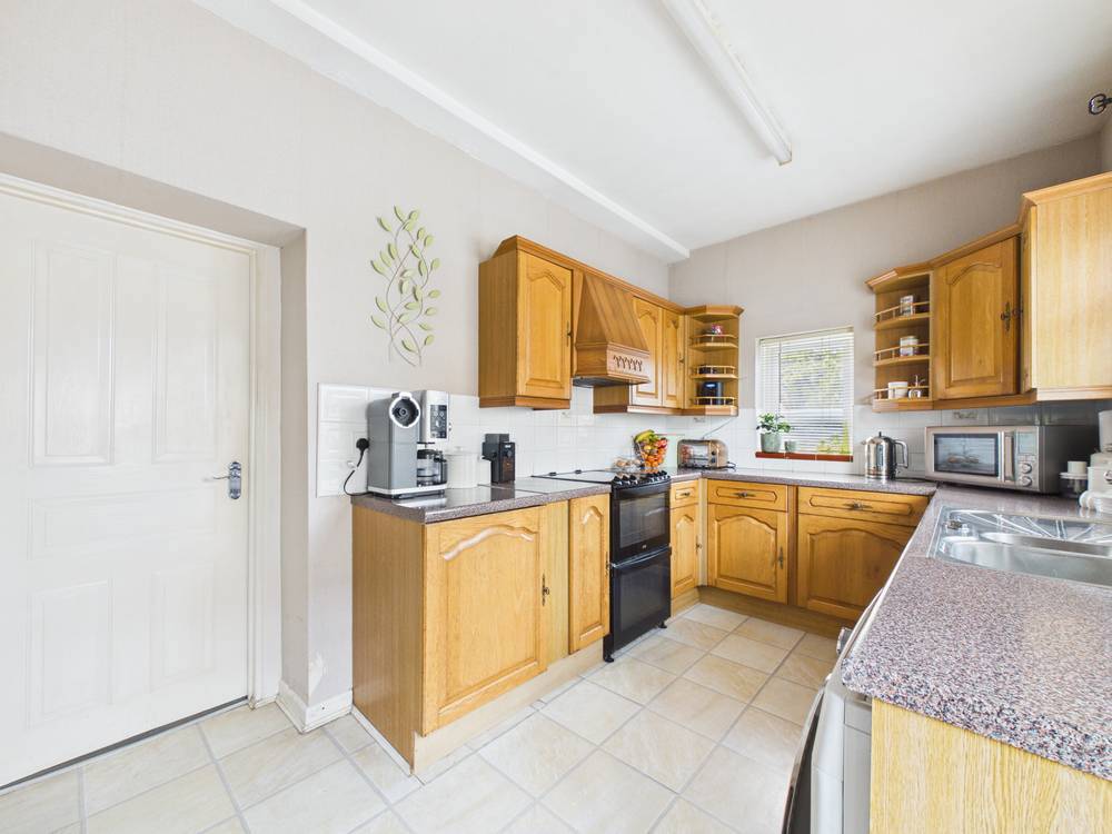 4 bedroom House for sale in Warmley, Bristol