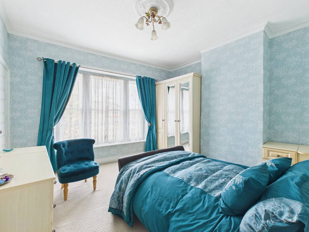 4 bedroom House for sale in Warmley, Bristol