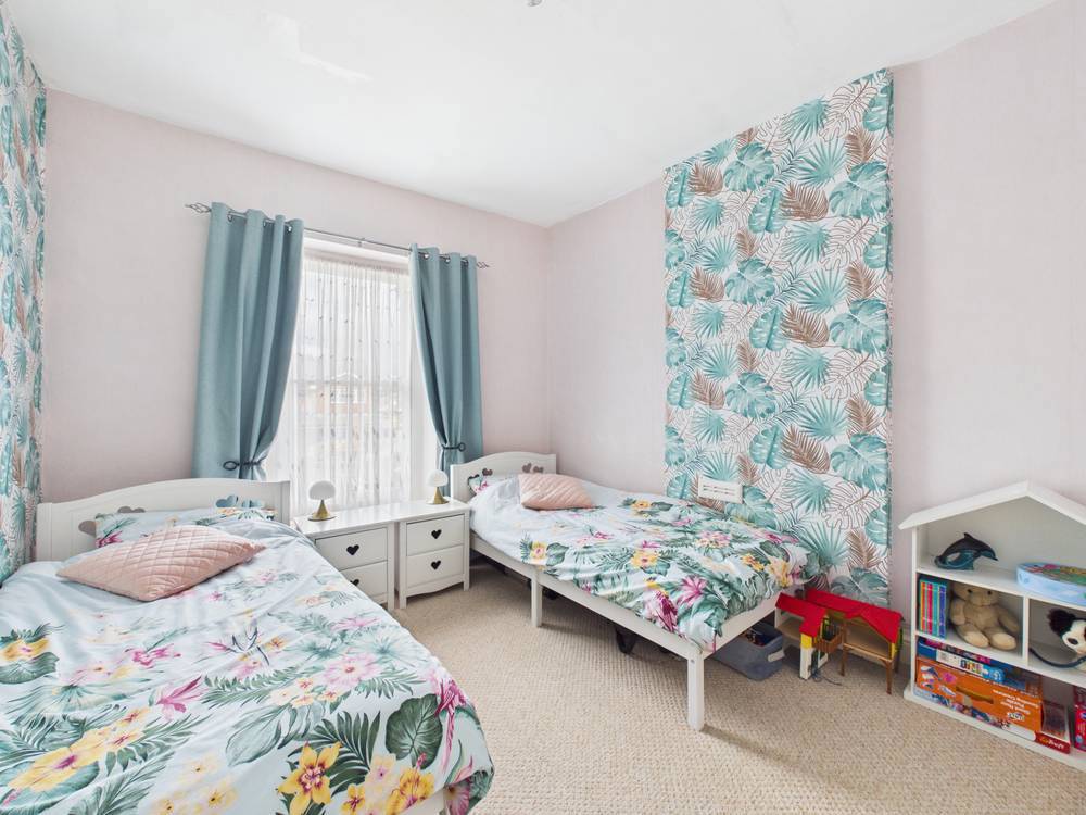 4 bedroom House for sale in Warmley, Bristol