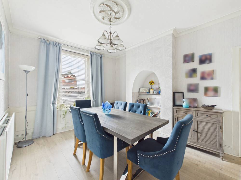 4 bedroom House for sale in Warmley, Bristol