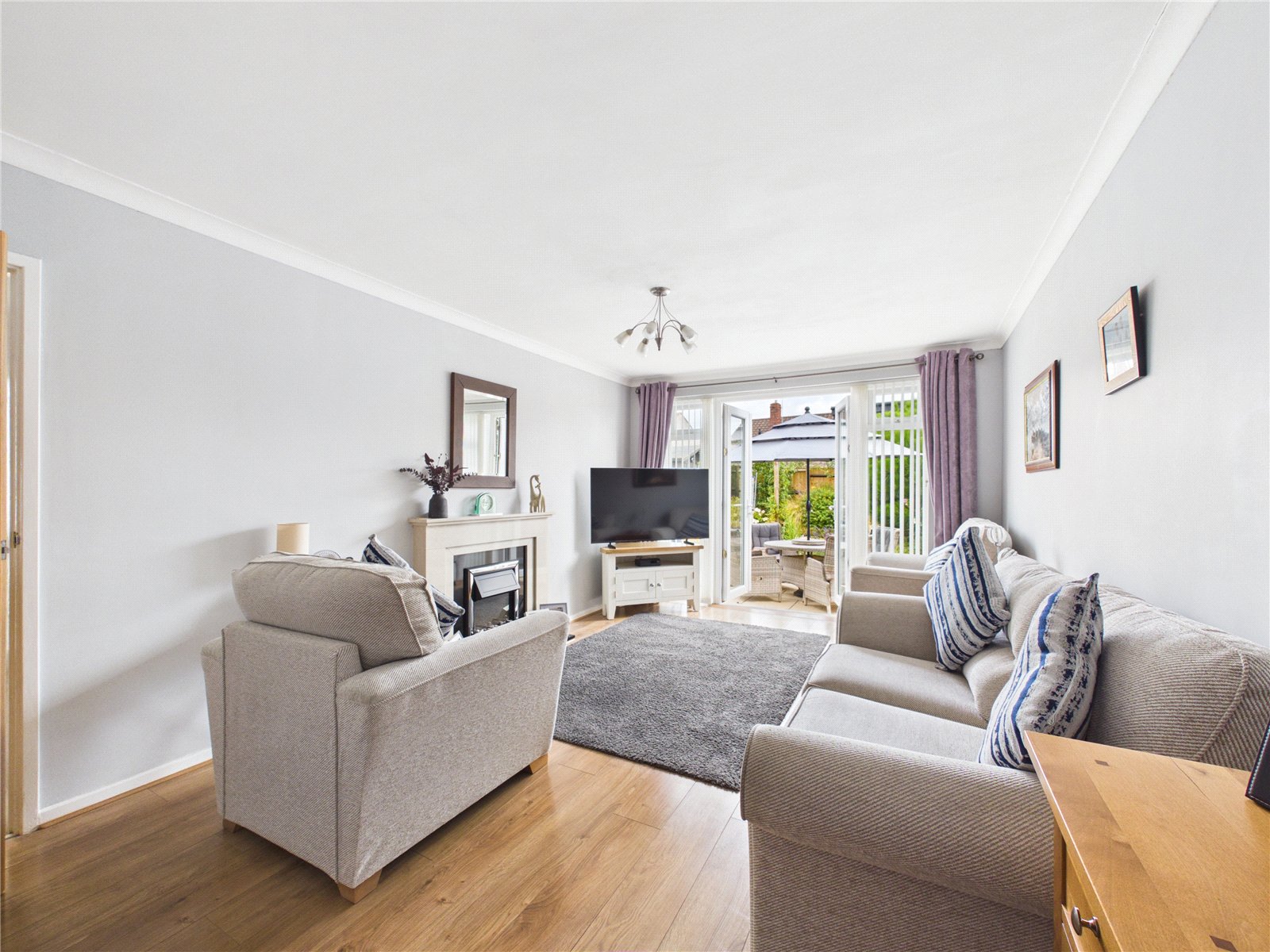 2 bedroom Bungalow for sale in Hanham, Bristol