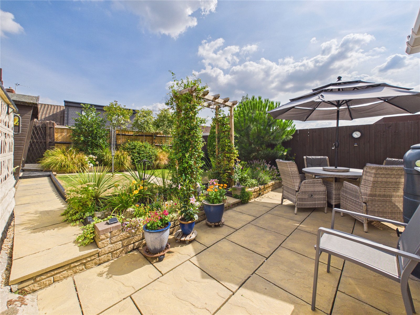 2 bedroom Bungalow for sale in Hanham, Bristol