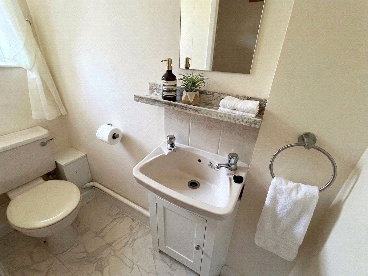 2 bedroom House for sale in Pucklechurch, Bristol, Gloucestershire