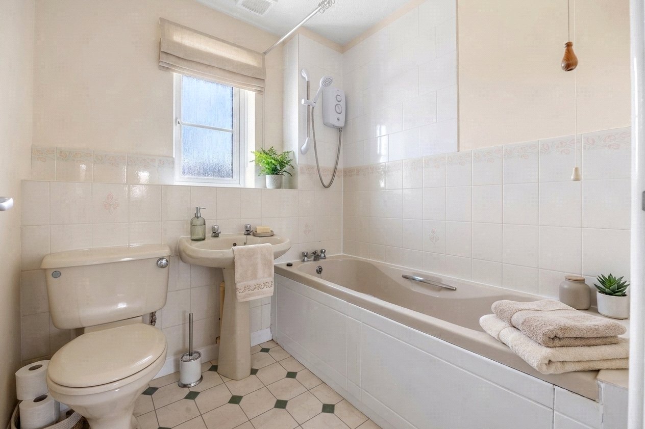 2 bedroom House for sale in Pucklechurch, Bristol, Gloucestershire