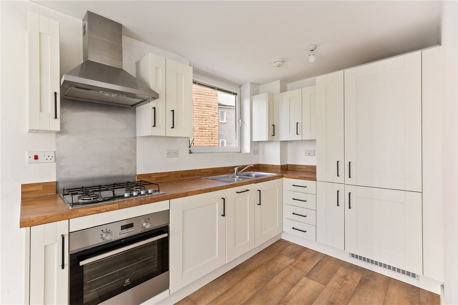 1 bedroom Flat for sale in Lyde Green, Bristol