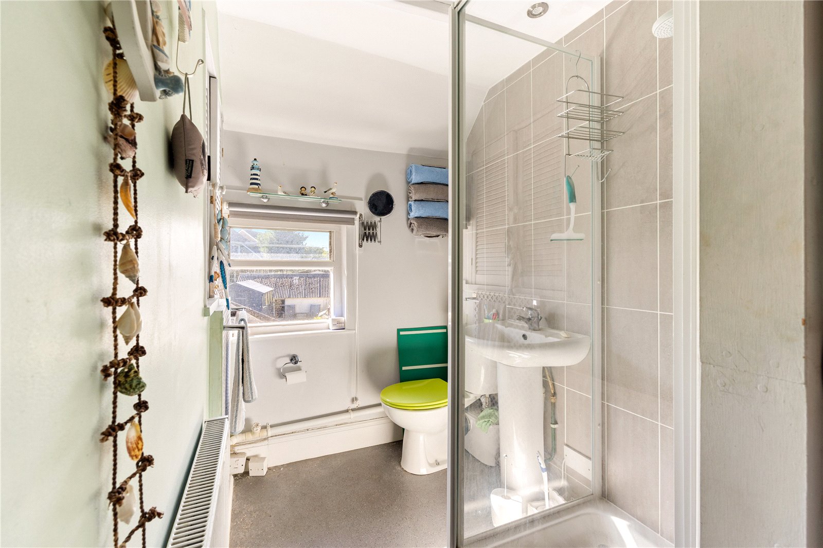 4 bedroom House for sale in Pucklechurch, Bristol, Gloucestershire