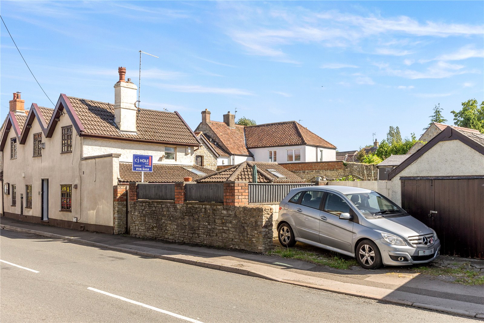 4 bedroom House for sale in Pucklechurch, Bristol, Gloucestershire