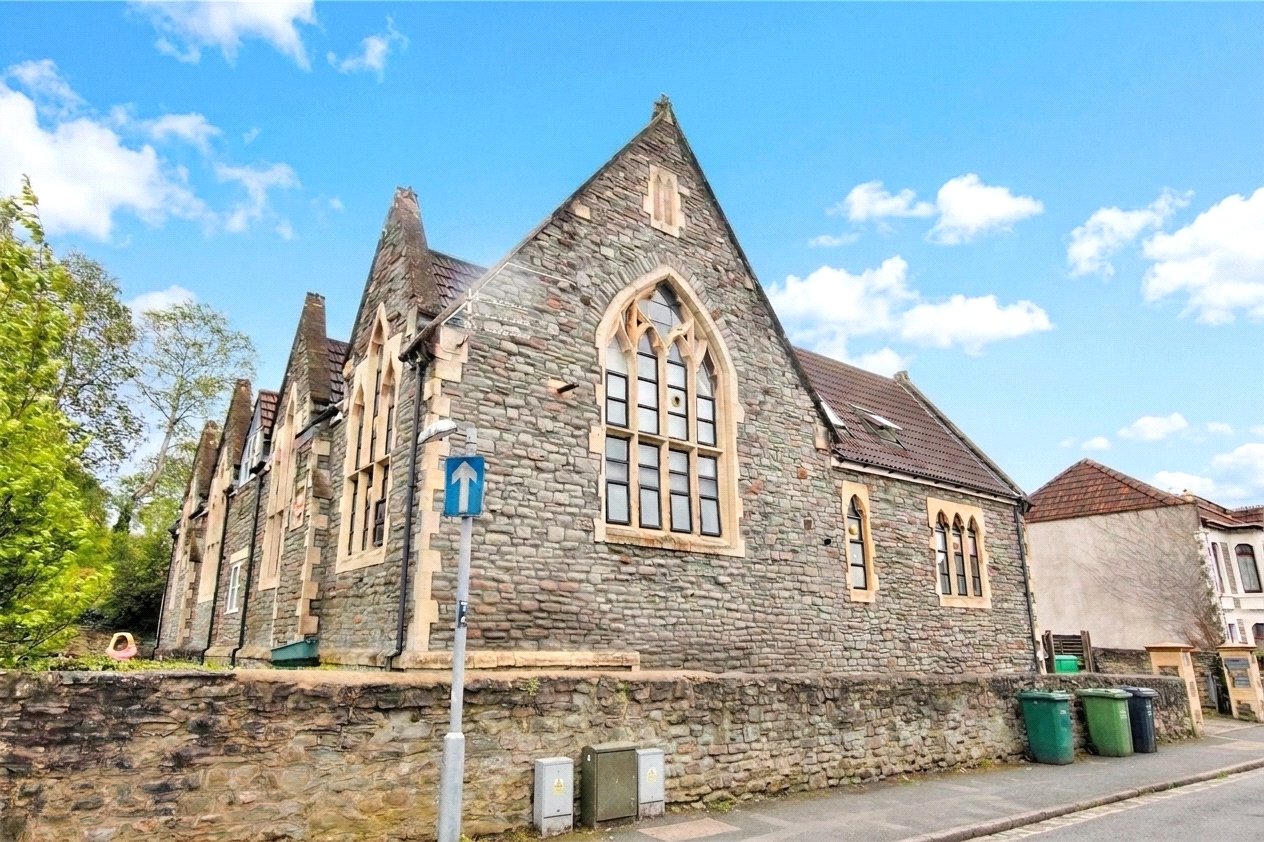 2 bedroom Flat to let in St. George, Bristol