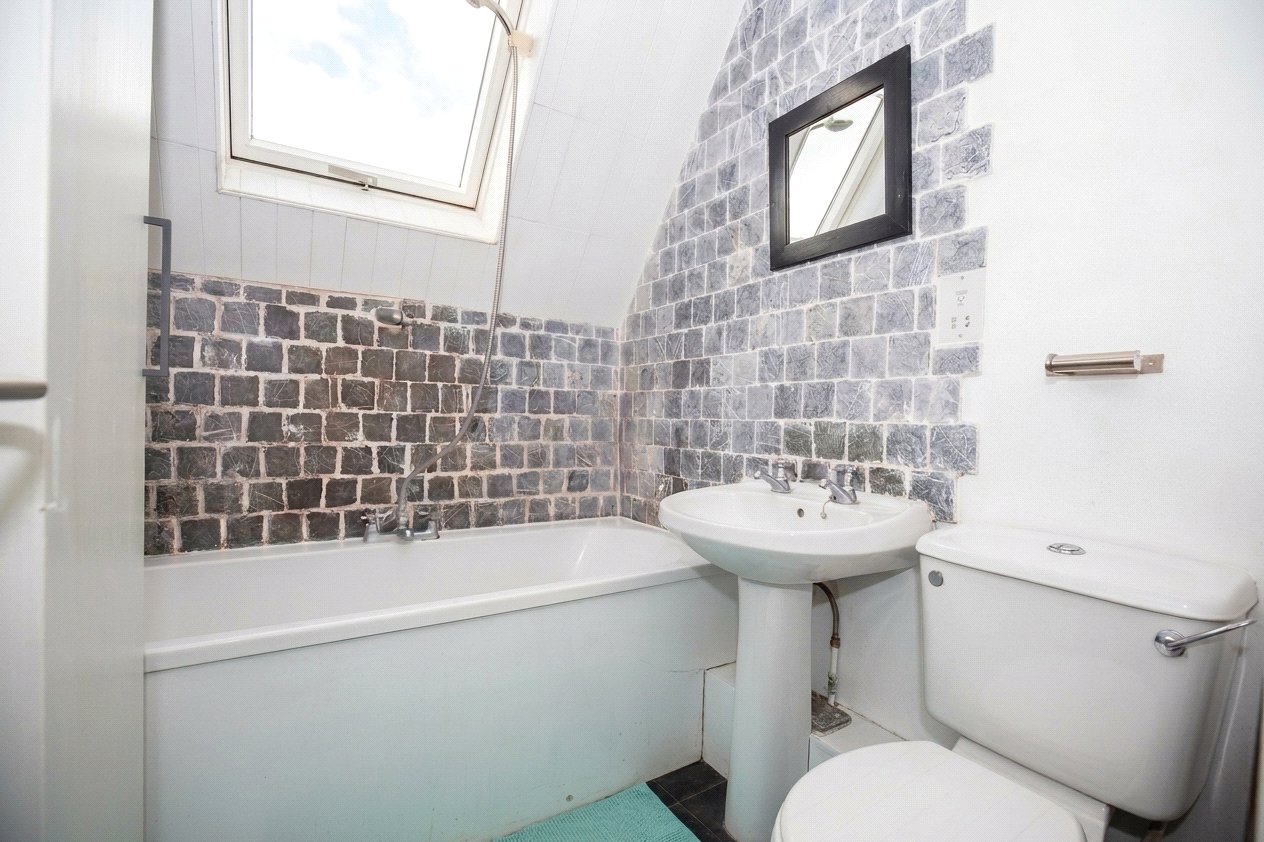 2 bedroom Flat to let in St. George, Bristol