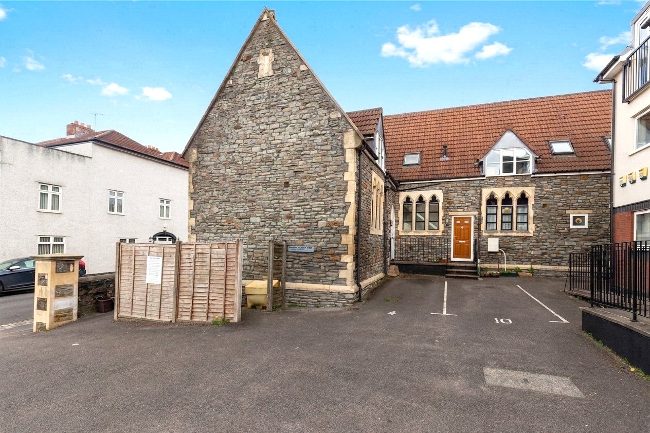 2 bedroom Flat to let in St. George, Bristol