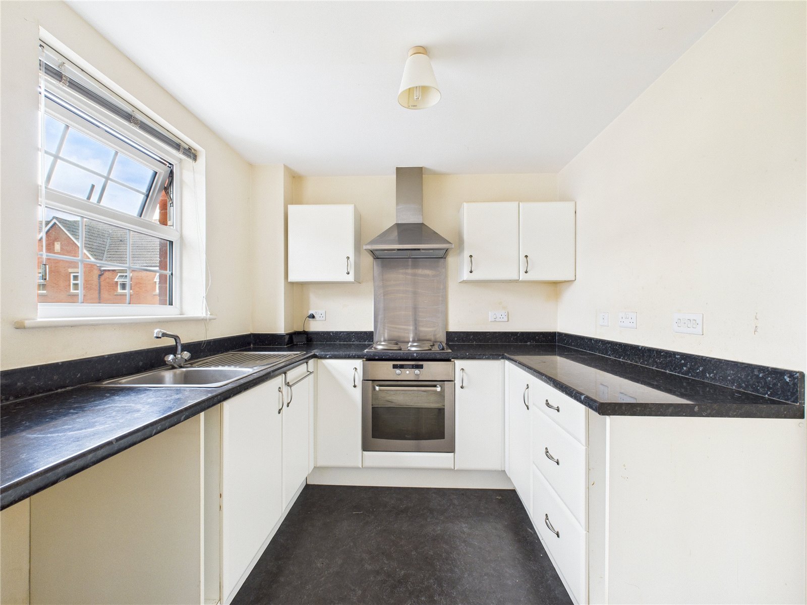 2 bedroom Flat for sale in Kingswood, Bristol
