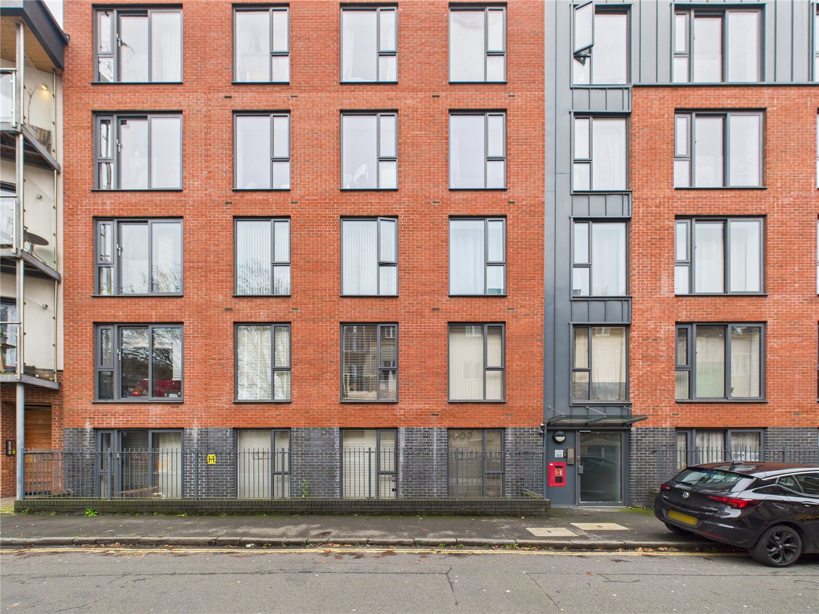 3 bedroom Flat for sale in Bristol