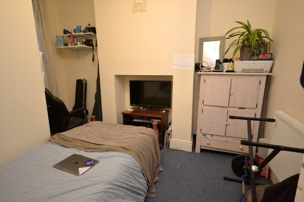 6 bedroom House to let in Southville, Bristol