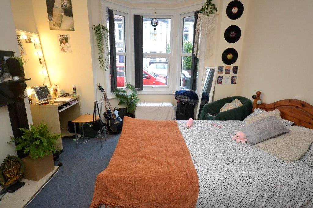 6 bedroom House to let in Southville, Bristol