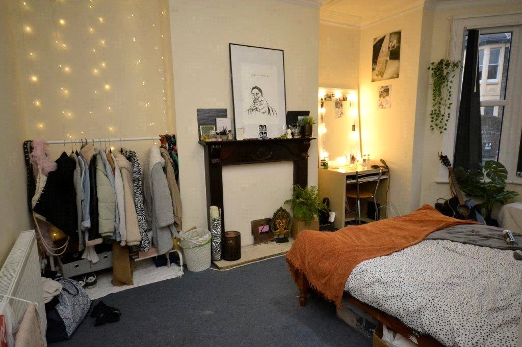 6 bedroom House to let in Southville, Bristol