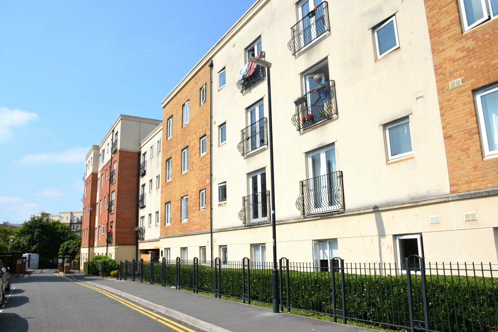 2 bedroom Flat to let in Bedminster, Bristol