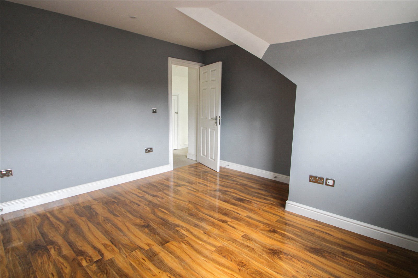 3 bedroom Flat to let in Stoke Bishop, Bristol