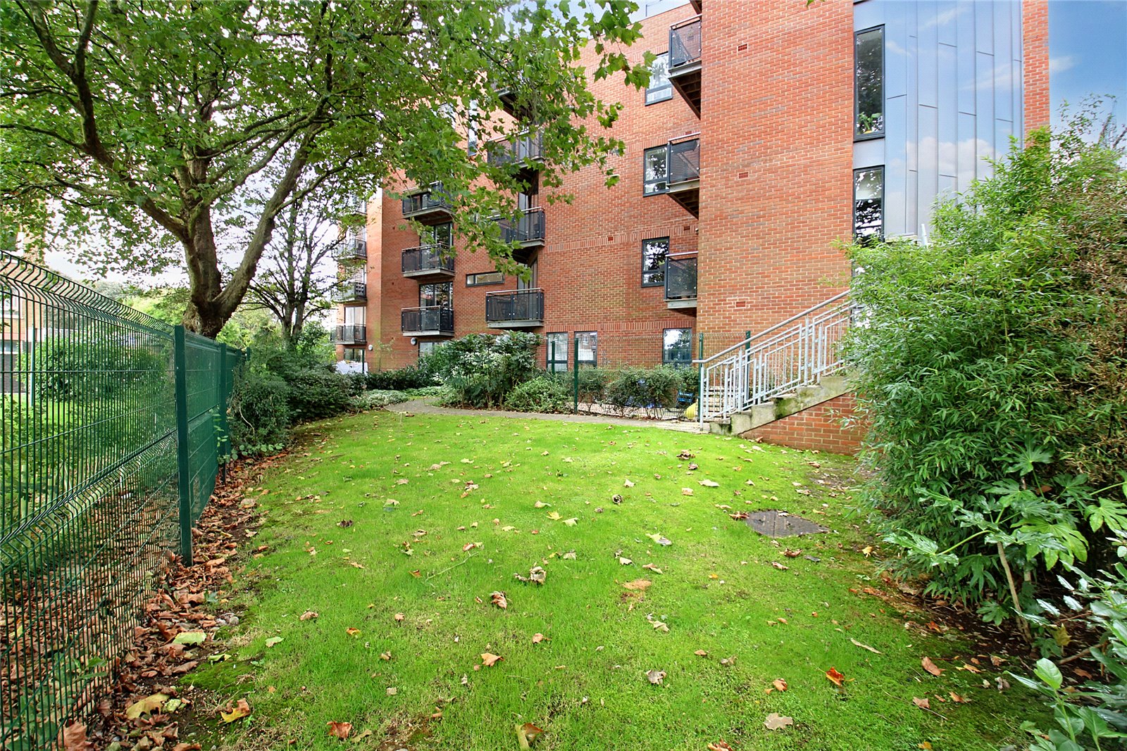2 bedroom Flat for sale in Southville