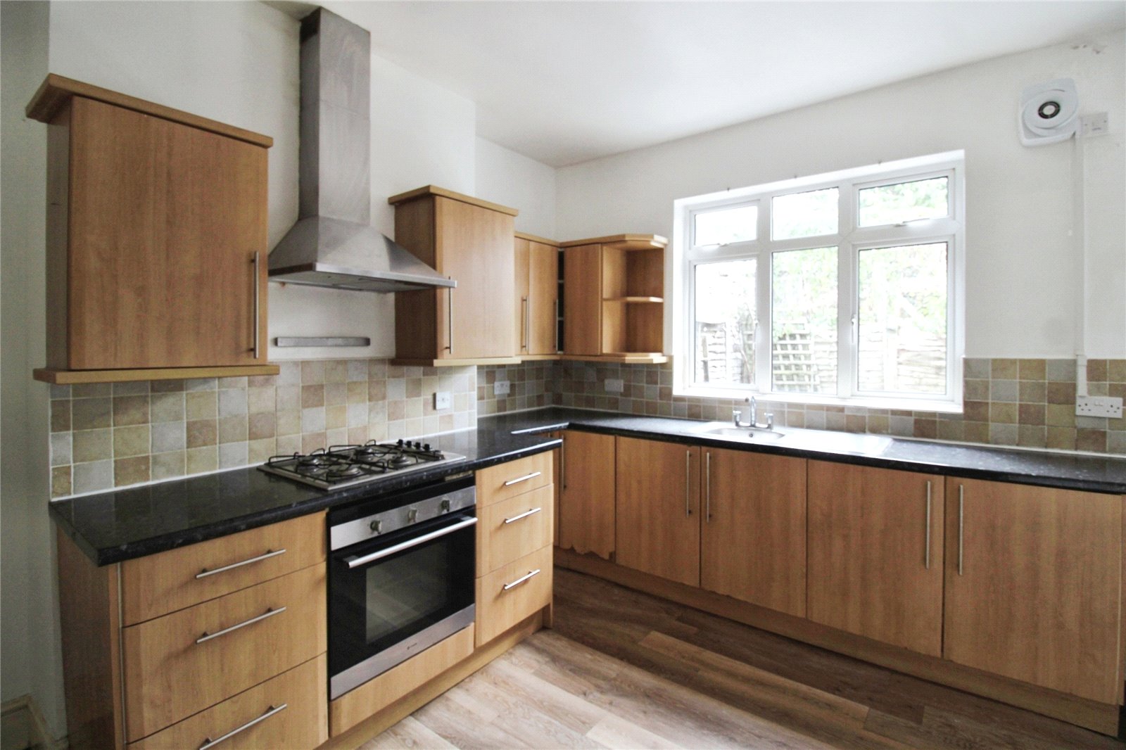 2 bedroom House to let in Easton, Bristol