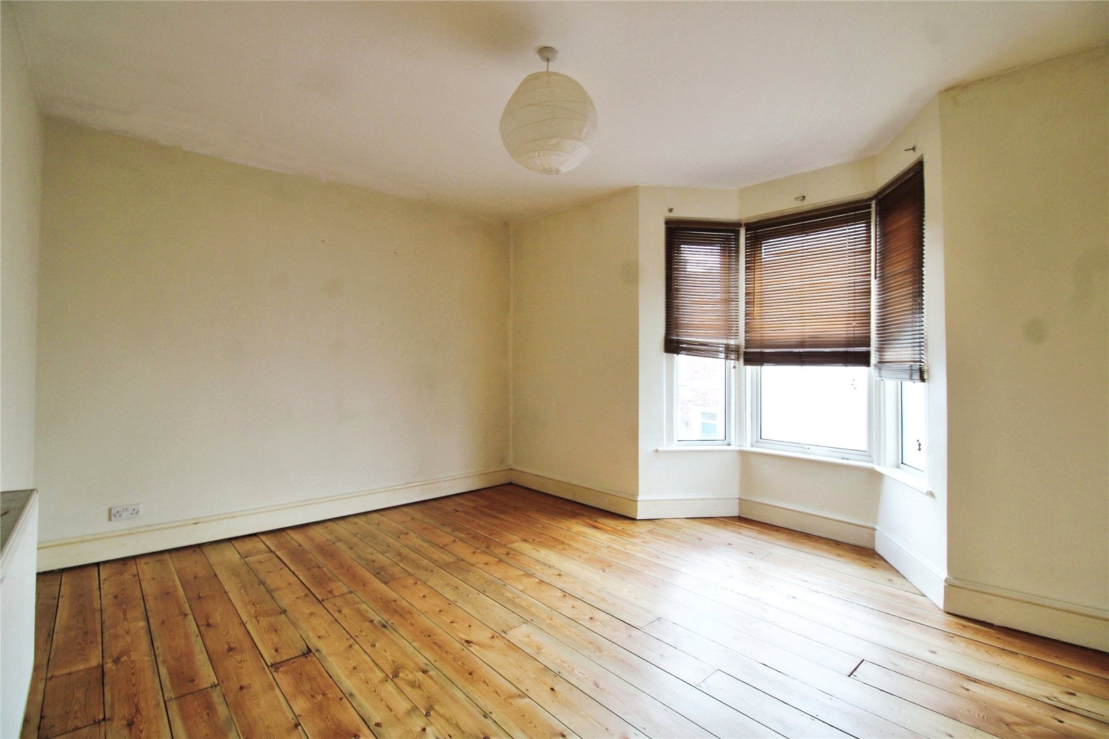2 bedroom House to let in Easton, Bristol