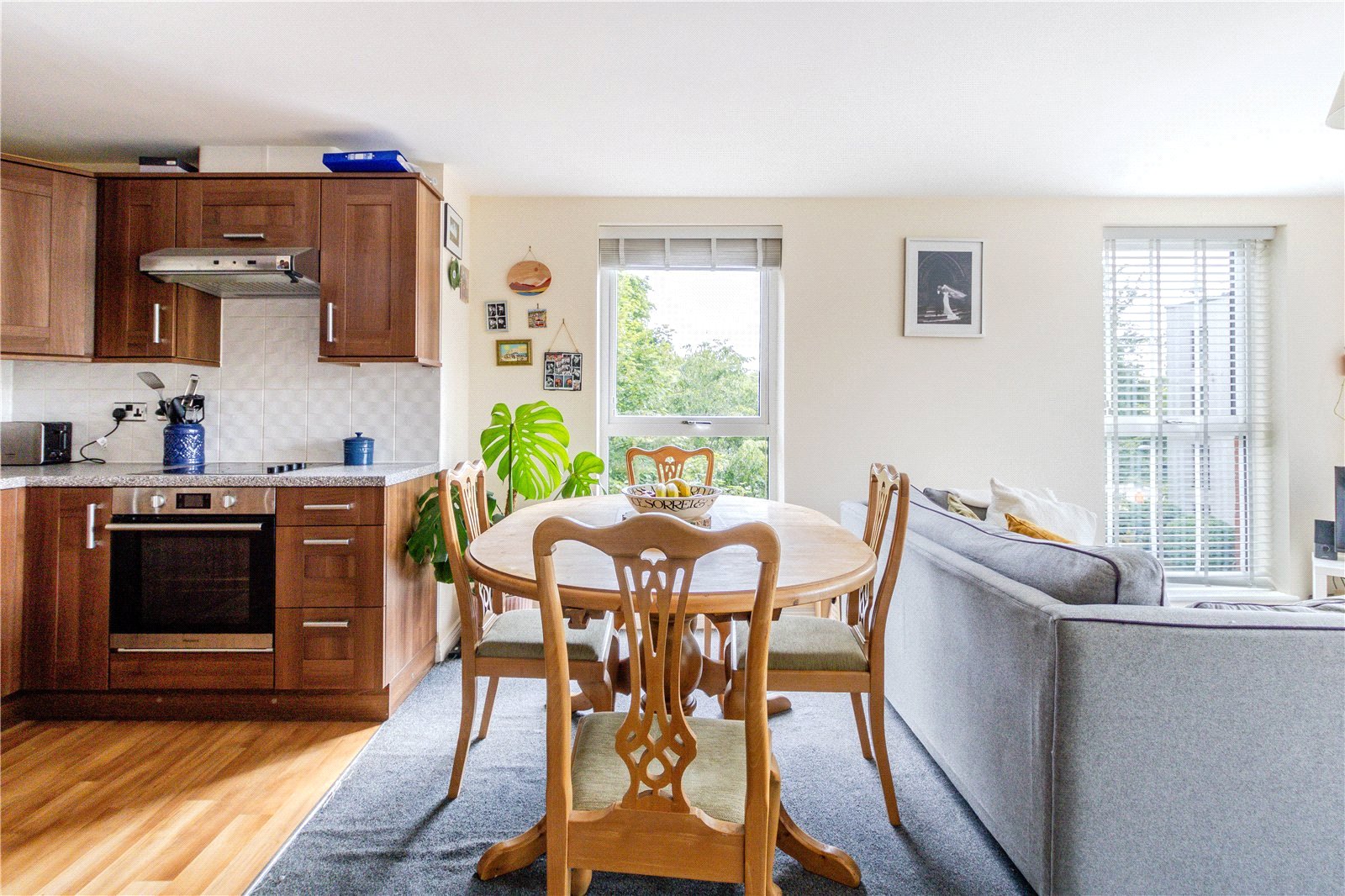 2 bedroom Flat to let in Bristol