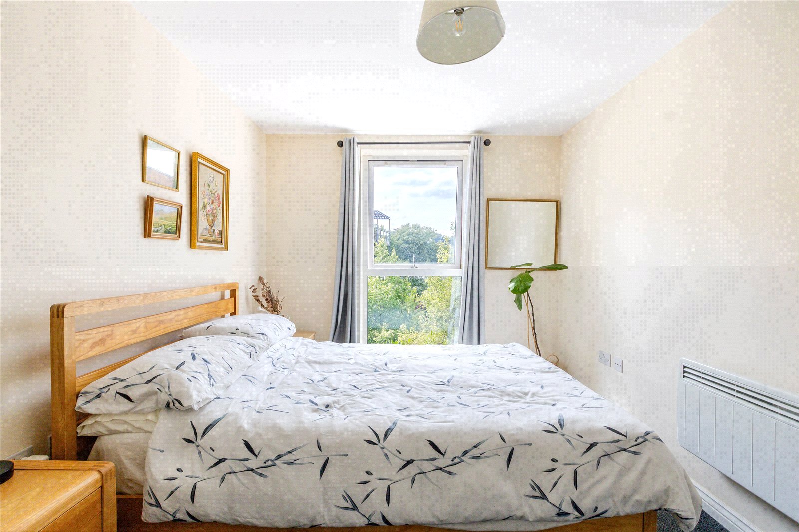 2 bedroom Flat to let in Bristol