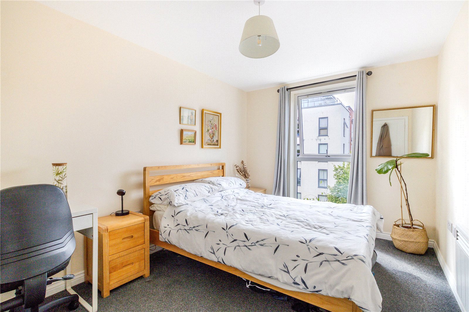2 bedroom Flat to let in Bristol