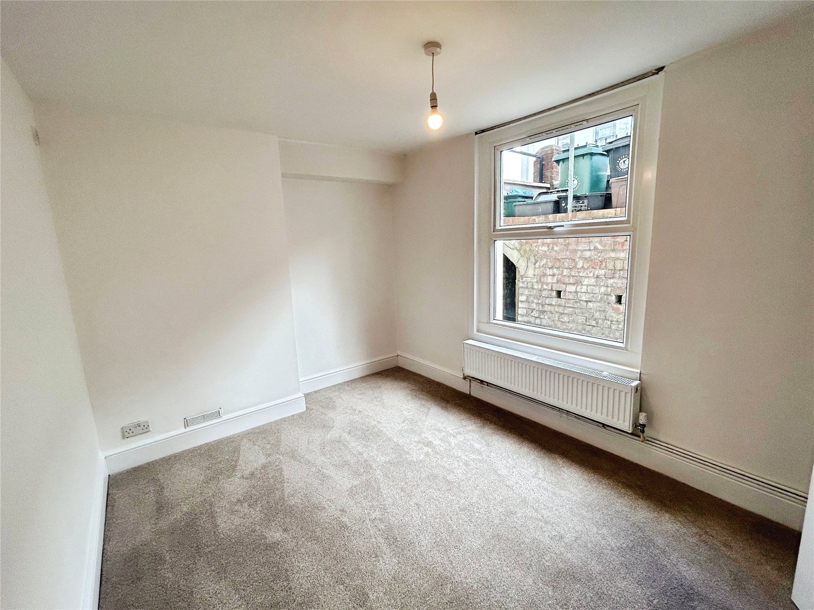 1 bedroom Flat to let in Bristol