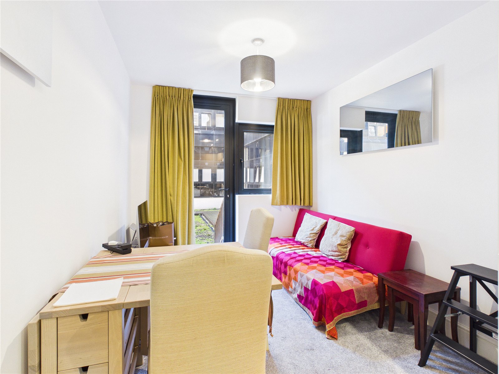 2 bedroom Flat to let in Bristol