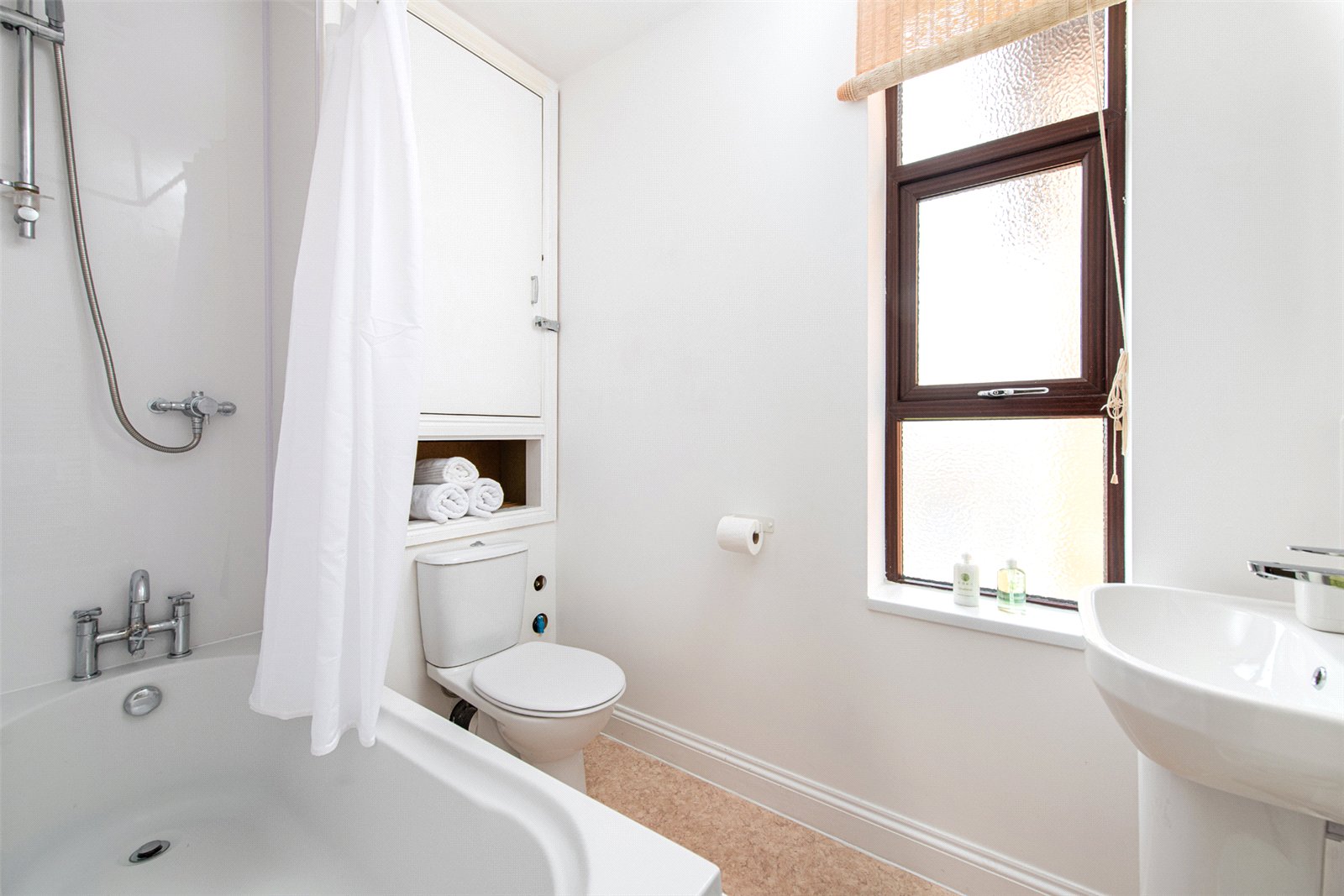 2 bedroom Flat to let in St Annes, Bristol