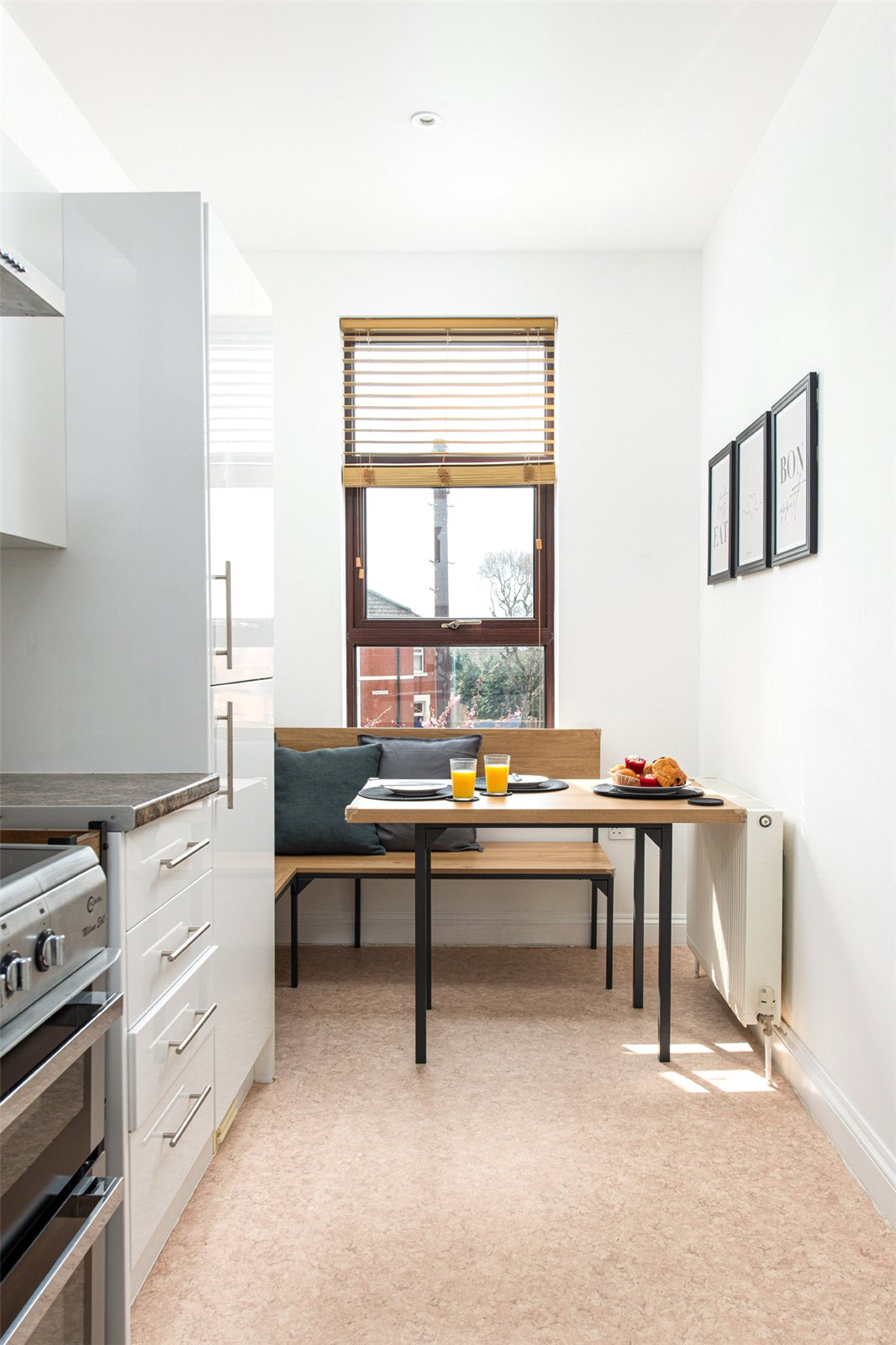 2 bedroom Flat to let in St Annes, Bristol