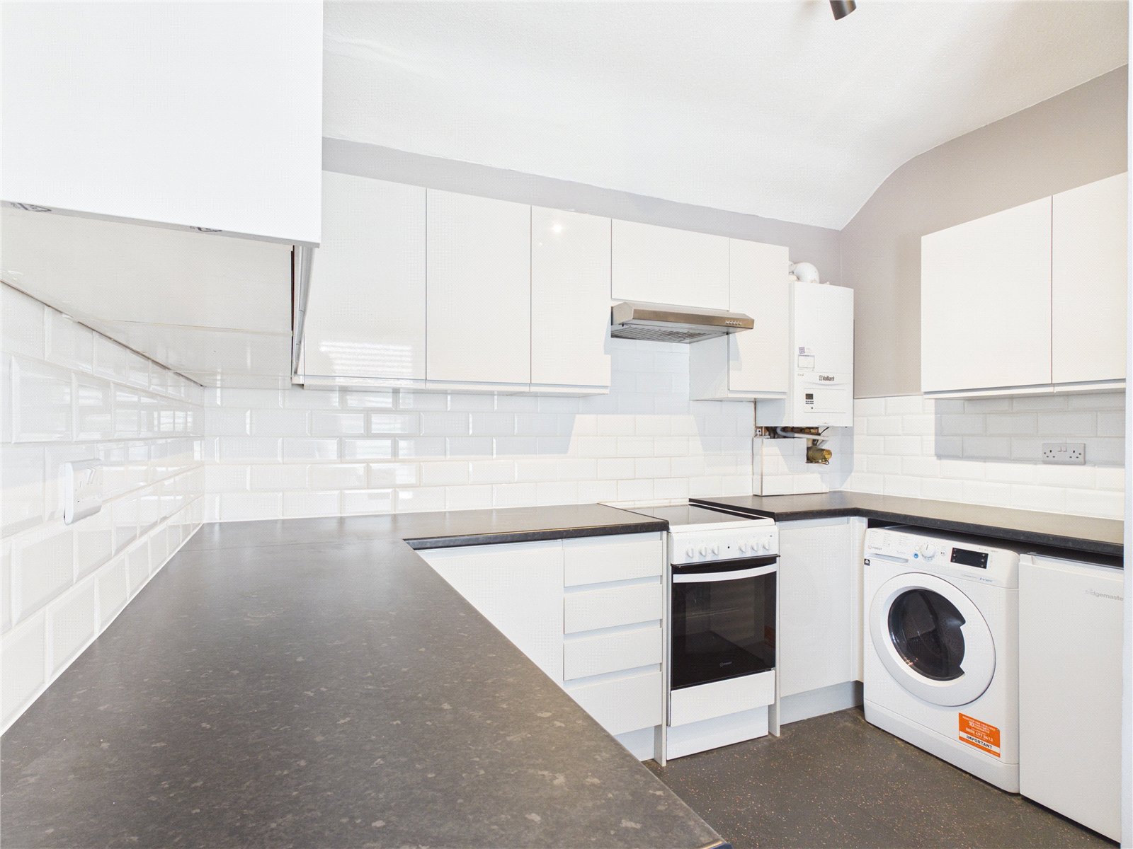 3 bedroom Flat to let in Southville, Bristol
