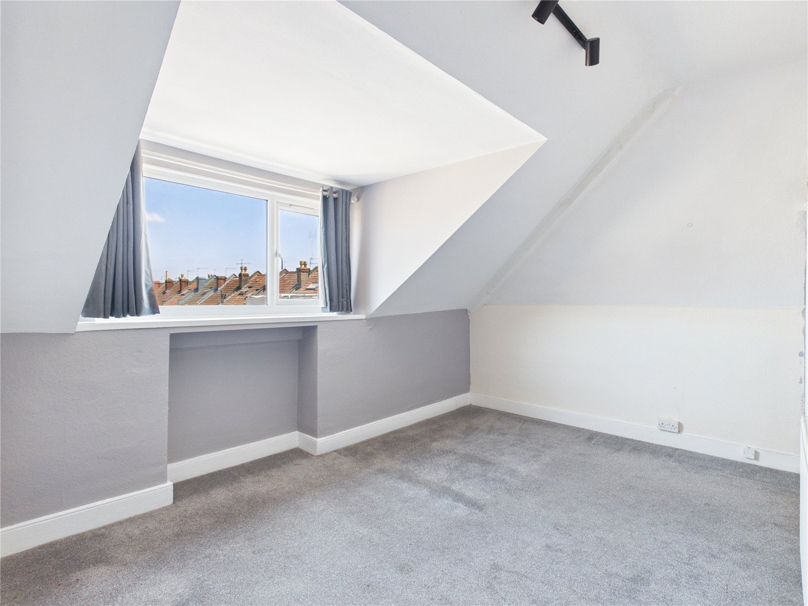 3 bedroom Flat to let in Southville, Bristol