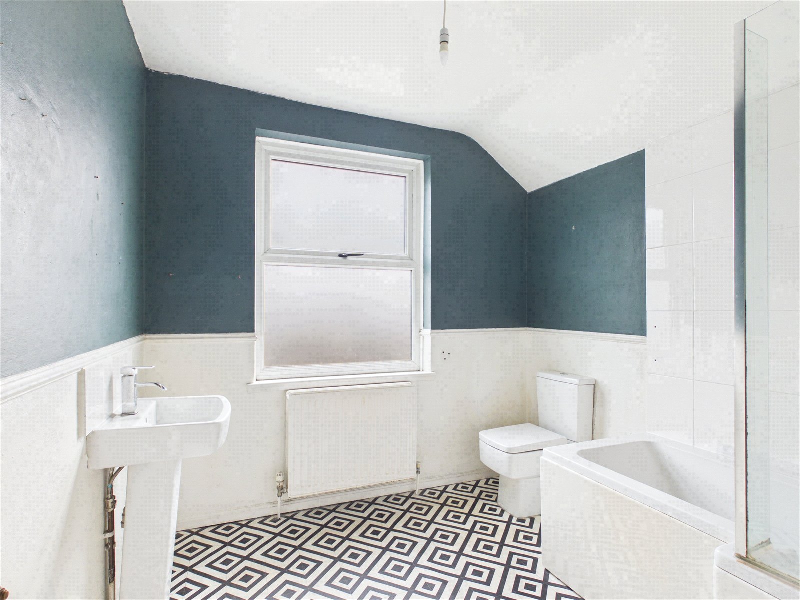 2 bedroom House to let in Kingswood, Bristol