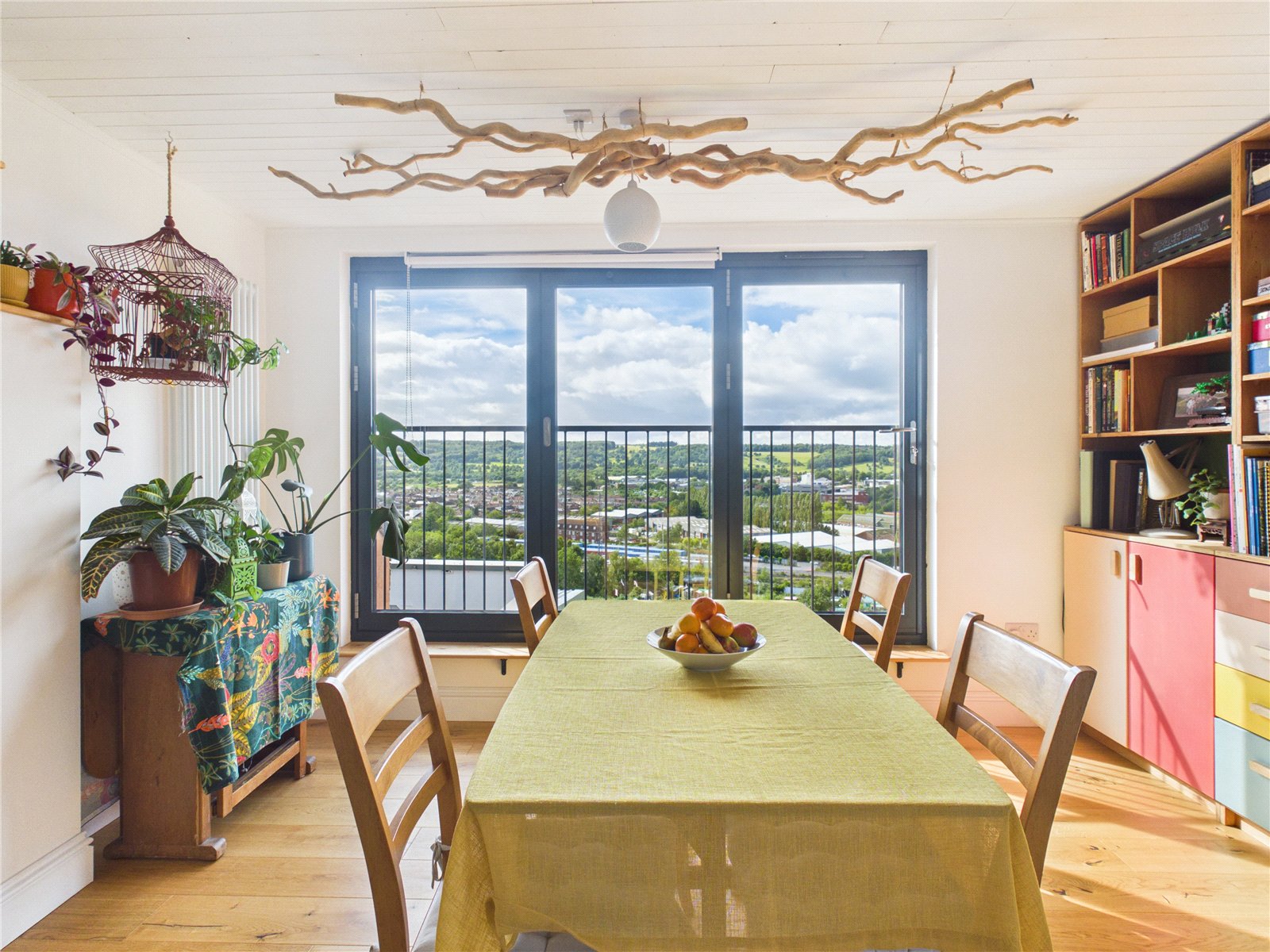 2 bedroom Flat to let in Bristol