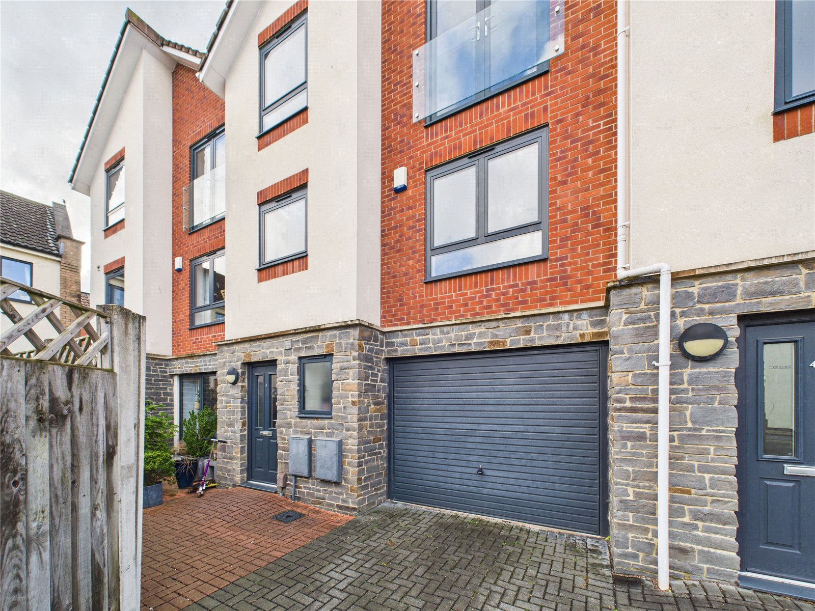5 bedroom House for sale in Greville Road