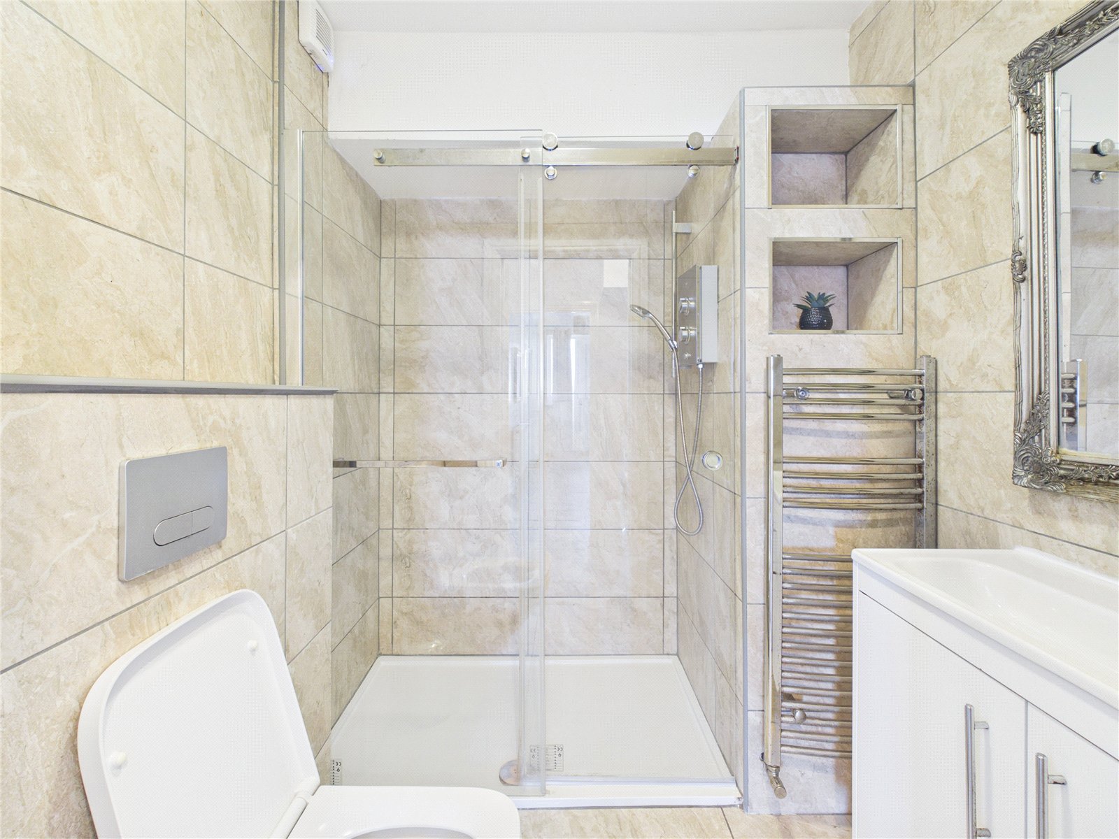5 bedroom House to let in Brislington, Bristol